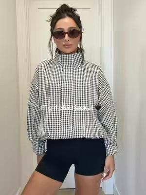 ok I understand the hype behind this plaid jacket so chic ✨🤌🏼 @YeeZaa #plaidjacket #bomberjacket  #tiktokshopcreatorpicks #TikTokshopbacktoschool 