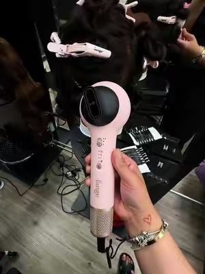 #langehair #lange #blowdryer #cosmetologyschool #cosmetologystudent 