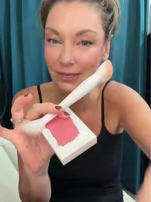 Very creamy and pigmented blush combo you do get the brush in the bundle lots of colors to choose from easy to work with I have ginger snap #blush #makeup #tiktokshop 