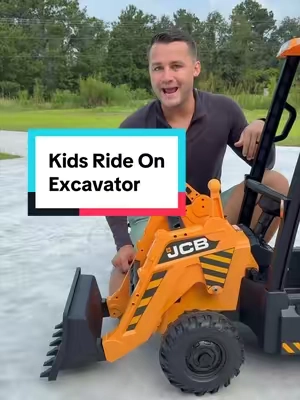 Coolest ride on car I’ve gotten my kids! #rideoncar #tractor 
