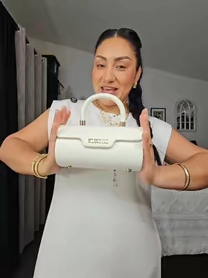 literal unbolso en color blanco te saca de apuros este bolso combina con cualquier outfit ademas eleva tus looks . #outfitideas  #bolso  #bolsoblanco  #bolsas  #bolsablanca 