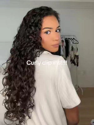 I’m in loveeee #curlyhair #curlyclipins #curlyhairextensions #longcurlyhair #tiktokshop 