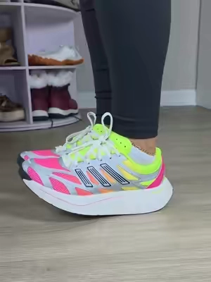 @adidas  @SHOEBACCA  #womenshoes  #runningshoes  #comfortshoes  #TikTokshopbacktoschool  #walkingshoes 