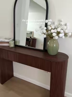 Obsessed with how pretty this console table makes the entryway look ✨ #consoletable #homedecor #entrywaydecor #entrywaytable #dealsforyoudays 