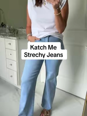 It’s giving 90s denim 🤍 stretchy, flattering & more straight-leg than super wide @Katch Me Chic  #widelegjeans #stretchyjeans #flatteringjeans #affordablefashion #straightlegjeans 