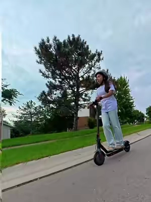 Best e scooters, best scooters to buy, Scooter Scooter, Cheap Electric Scooter, Awesome e-scooter reviews, fwd e scooter, Electric scooter to work, Electric Scooters, dealstoryoudays, summervibe, Pink Electric Scooter, #creatorsearchinsights #scooter #viral #arjunchuwan #riding 