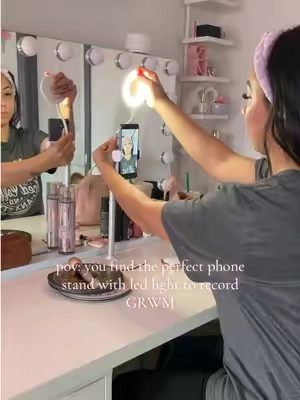 Adjustable phone holder with LED lights✨💄🪞 #phoneholder #phonestand #grwm #makeup #TikTokshopbacktoschool 