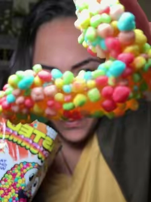 Perfect for movie night #TikTokshopbacktoschool #sourgummies #sourworms #1up #movienight 
