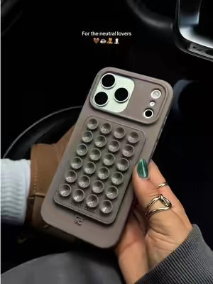 this duo has been a fan favorite recently 👀 @Velvet Caviar #velvetcaviar #phonecase #fallaesthetic #cutephonecases #neutralaesthetic 