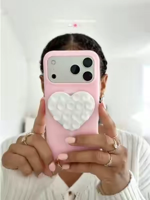 oh how i love this case! 🫶🏼 @Velvet Caviar #velvetcaviar #phonecase #pinkphonecase #jellyphonecase #TikTokshopbacktoschool 