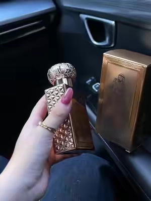 This smells so sex #perfumetiktok #perfumeformen #cologne #perfume #giftideasformen 