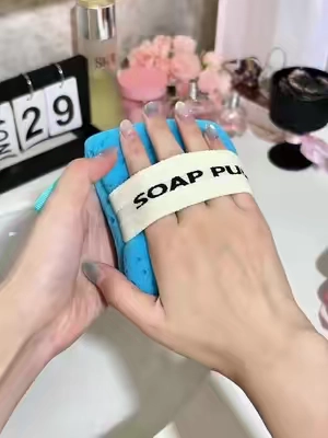 This Soap Pouch Gives You Rich Bubbles & Gentle Body Scrubs🧼  #showerhacks #bathaccessories #fyp #TikTokShop#fouyou 