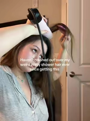 My wavy hair OSNT cute so I would blow dry and then straighten my hair literally frying it off, but ever since I bought this getting ready after the shower literally takes 10 min #fyp #hairtok #tts #hairtransformation #wavyhair 