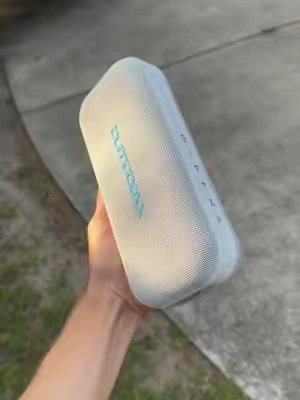 My new lake speaker #bumpboxx #bluetoothspeaker #ipx7waterproof #ttsfinds #ttshopdeals 