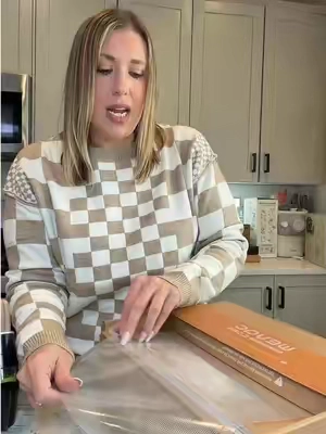 Two sizes of vacuum sealer rolls AND a built-in cutter in one box might be the simplest food storage upgrade ever, but whoever thought of it deserves a raise.  #VacuumSealerBags #FoodStorage #MealPrep #KitchenHacks #TikTokshopbacktoschool 