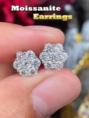 Flower Cluster Moissanite Earrings.#delzzad #tiktokshopbacktoschooldeals #viraltiktok #nontarnishjewelry #waterproofjewelry #unisexjewelry #TikTokshopbacktoschool #moissanitejewelry #earrings #flowerearrings #earringslovers