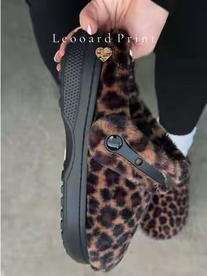 So comfy! #crocs #clogs #BacktoSchool #crocsnewarrivals 