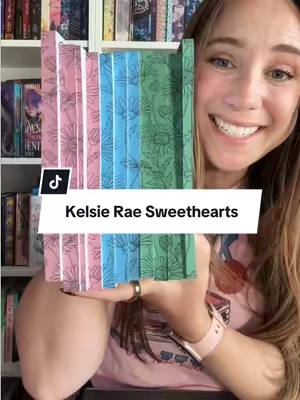 Kelsie Rae girlies, this bundle is an amazing value 😭💐 Three complete sweetheart series all together, and now the discreet covers have coordinating sprayed edges too!! 💗 Signature Sweethearts 💙 Get Baked Sweethearts 💚 Swenson Sweethearts 🌸 Discreet floral covers + coordinating sprayed edges 📚 11 books total ✍️ Book one signed by Kelsie Rae #KelsieRae #RomanceBooks #SprayedEdges #SmallTownRomance #sweetromance @authorkelsierae 