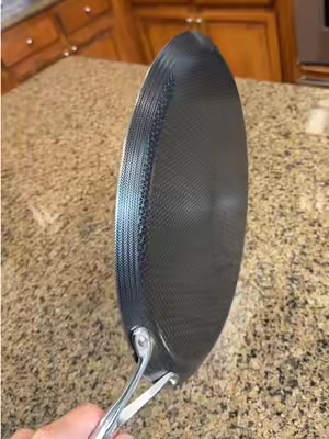 This is the #HexcladGriddlePan you have to see to believe! #fypシ #kahlagaming #griddlepan #tiktokshopcreatorpicks 