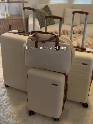 MUST HAVE✨ travel season is amongst us and trust me when I say you’ll need a good suitcase! This one is now on sale and comes with everything you see😍 ##musthave##travel##luggage##luggagehack##carryon