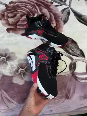 Uff están chidos bro. #shoes #basketball #casual #sneakers 