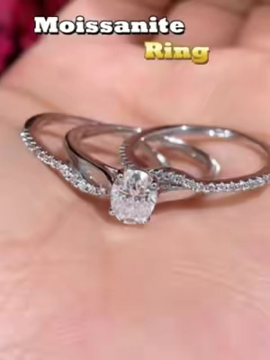 Quality jewelry for everyday luxury spend less and get more!#delzzad #TikTokshopbacktoschool #viraltiktok #moissanitejewelry #14kgold #nontarnishjewelry #moissaniterings #jewelrytiktok #2026trend #ovalring #ovalcut #ring #3pcs