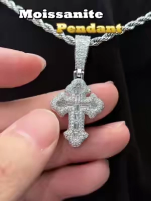 I Found The Perfect Pendant Waterproof, no fading, incredible detail.#delzzad #tiktokshopbacktoschooldeals #viraltiktok #nontarnishjewelry #waterproofjewelry #unisexjewelry #jewelrytiktok #necklace #TikTokshopbacktoschool #moissanitejewelry #14kgold #2026trend #crossjewelry #crossnecklace