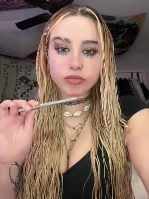 i can't even lie i have no clue what shade i got..😭 #fyp #lipliner #catfish 