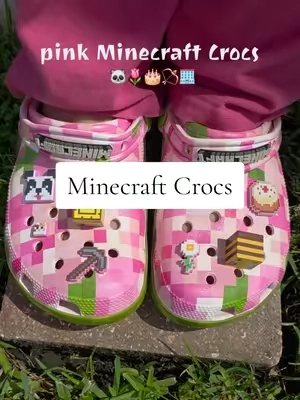 🐼New Kid's Minecraft Crocs💕 Size J6 is like women's 8✨️ @Crocs #crocs #crocsnewarrivals #kidsshoes #TikTokshopbacktoschool 