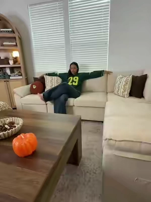 7677354645496384798