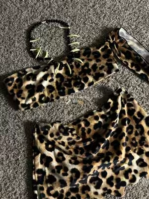 @Dolls Kill  #halloween #halloweencostume #fyp #viral #costumes 