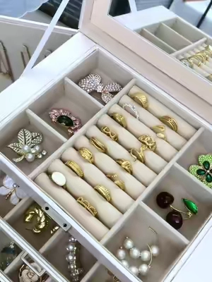 Simple. Smart. Finally organized. #jewelrybox #jewelrystorage #jewelryorganization #jewelryorganizer #olebrandselect