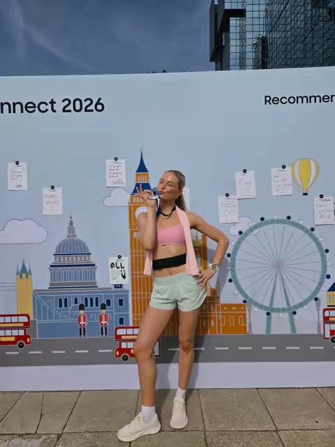 @Rylee Arnold made her 5k through London look like light work with her new #GalaxyWatch9 💨 #TeamGalaxy #GalaxyAI  #GalaxyZFold8 Tap to shop now.
