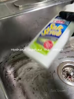 My husband washed the dishes 🥲 so let’s deep scrub the SINK. Lots of bleach of course!!! Extremely filthy clean which is so satisfying but so so dirty 😭 using new lemon sponge from o cedar & lots of elbow work ! Bubbly cleaning asmr 🫧 #deepclean #CleanTok #sinkcleaning 