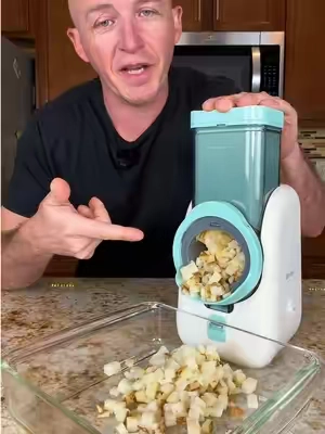 This electric food chopper actually has a dicing function 👀 #foodprocessor #electricfoodchopper #foodslicer #foodshredder #dicer 