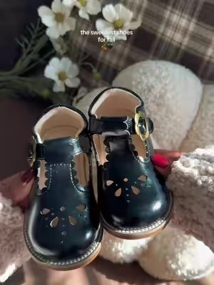 #toddlershoes #maryjanes #toddlerfashion #babygirlstyle #falloutfits 