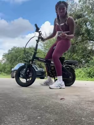 An electric bike that goes 22mph for THIS price?!
Lightweight, street legal,
foldable, and actually affordable. #electricbike #ebike #bike #voltvogue #foldableebike 