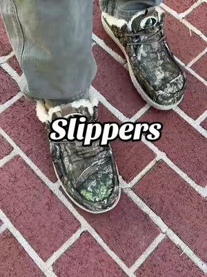 Replying to @ShopwithShelb 

Men's Slippers

#tiktokshopcreatorpicks #slippers #mensslippers #mensfashion #fall @HeyDude 