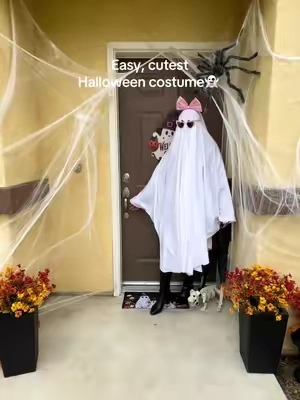 Cutest Halloween costume for a photoshoot #halloweencostume #halloweencountdown #ghostphotoshoot #ghost #spookyseason 