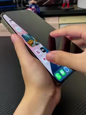 #screenprotector #temperedglass #privacyscreen #fypシ #iphone 