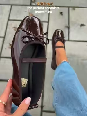 and so affordable too, literally the perfect fall flats #balletflats #fallshoes #fallflats