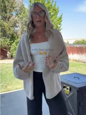 This cardigan will be worn everyday this fall and winter! #womensoutfits #falldealsforyou #sweater #cardigan #sweaterweather 