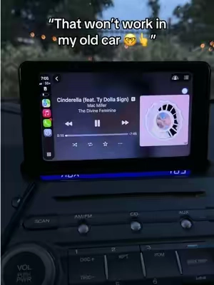 A CarPlay system for this price is crazy #carplay #carplayscreen #carplaysystems #falldealsforyou #tiktokshopcreatorpicks 