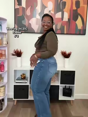 Love when you can size DOWN! #jeans #apronbelly #curvytok 