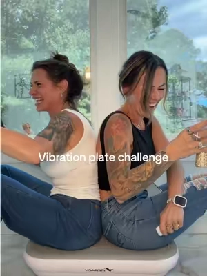 Not only does this do wonders for your body… it makes fun challenges to 🤣🤣
@chelseymfitzgerald 

#vibrationplate #vibrationplatechallange #vibrationplatebenefits #tiktokchallenge 