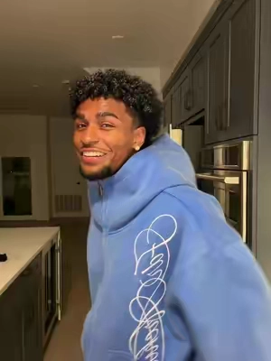 Hoodie so tuff #clothes #fashion #fashiontiktok #fashiontok 