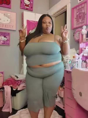 this capri set was a 100/10✨ • • • #chefskiss #capriset #fyp #plussize #trending 