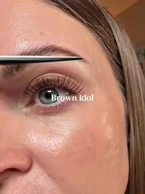 ai lashes 🤷🏼‍♀️👀 #diylashes #brownlashes #lashclusters #lashtutorial #brownlashclusters 