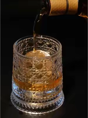 I can’t be the only one obsessed with this.🧊🥃🎵#Whiskey #Tipsy #cup #giftsforhim #drink #gift #glass #relax #WhiskeyGlass #homeessentials 