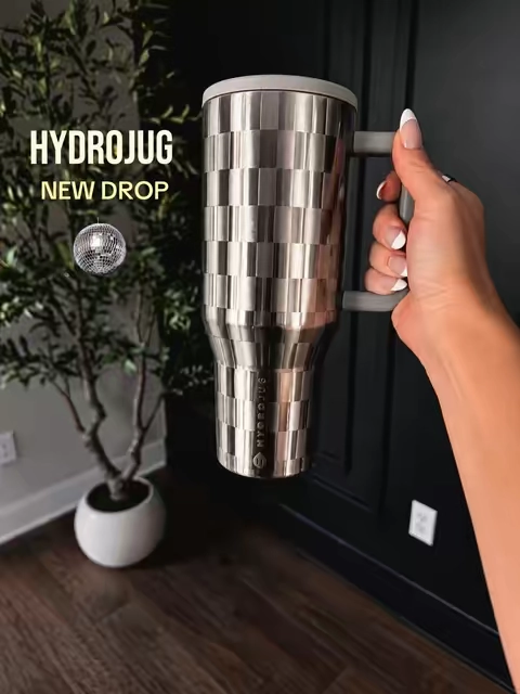 HYDROJUG just launched their new collection #hydrojug #tumbler 